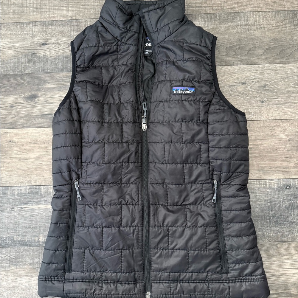 Patagonia Women's Black Quilted Vest XS